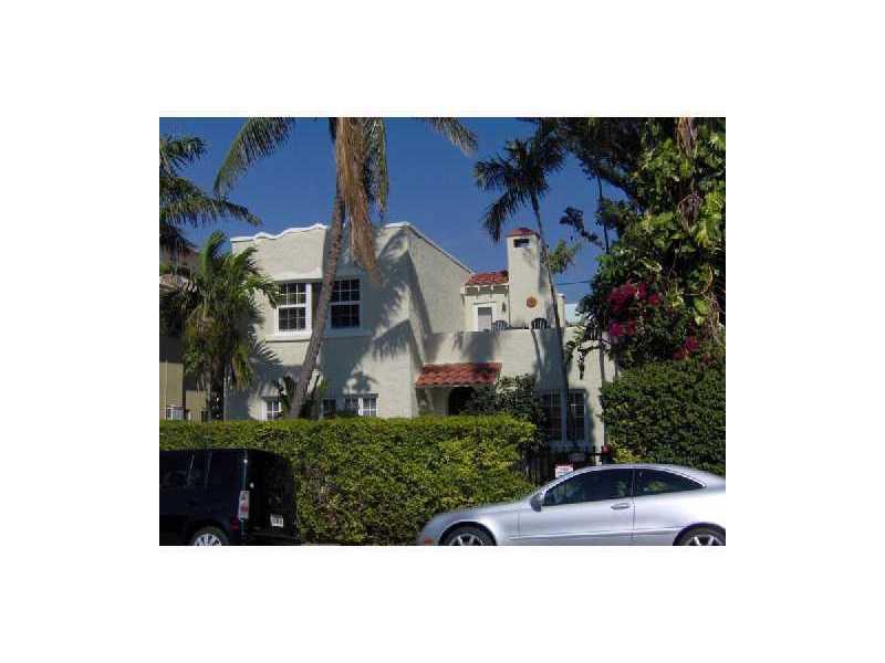 Beautiful 2 bedroom in the heart of South Beach and just steps from Lincoln Rd. Includes Washer/dryer, dishwasher, Fridge, stainless steel appliances, gas stove, and a yard that is shared with the house in back. This one wont last! Also available furnis hed (negotiable)