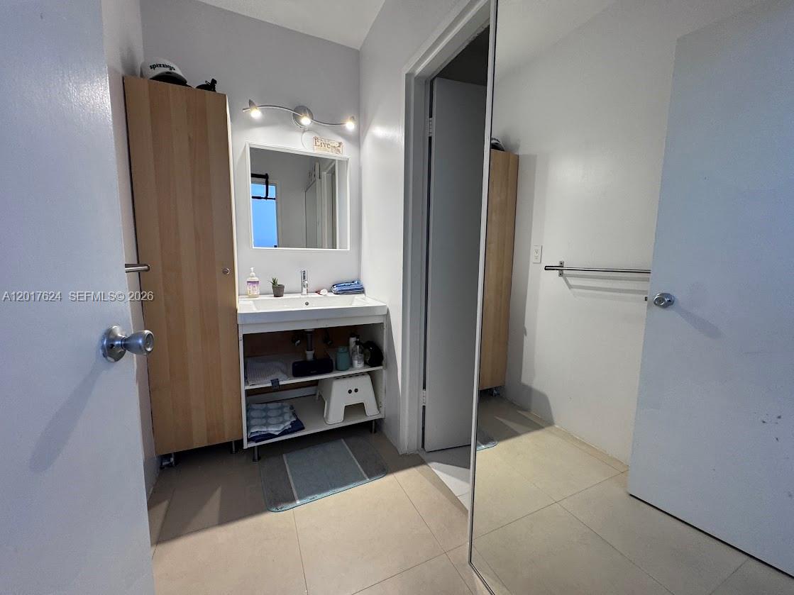 SOUTH BAY CLUB CONDO - Residential Lease