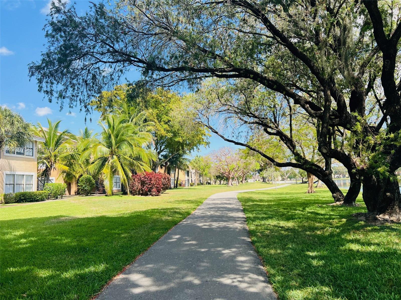 VISTA LAGO AT THE HAMMOCK - Residential Lease