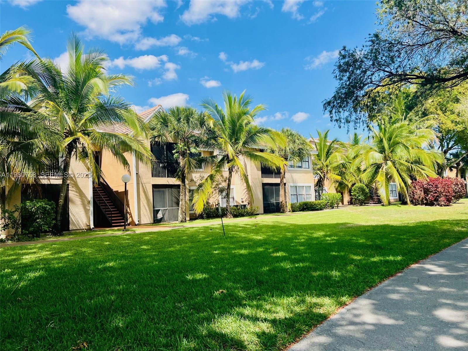 VISTA LAGO AT THE HAMMOCK - Residential Lease