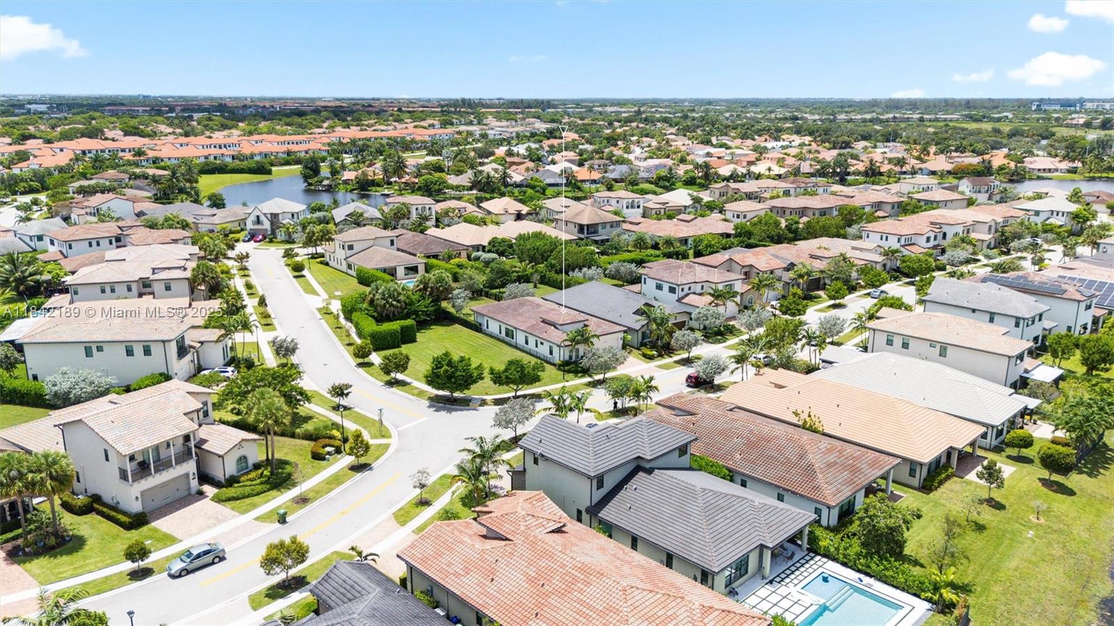PEMBROKE LAKES SOUTH - Residential
