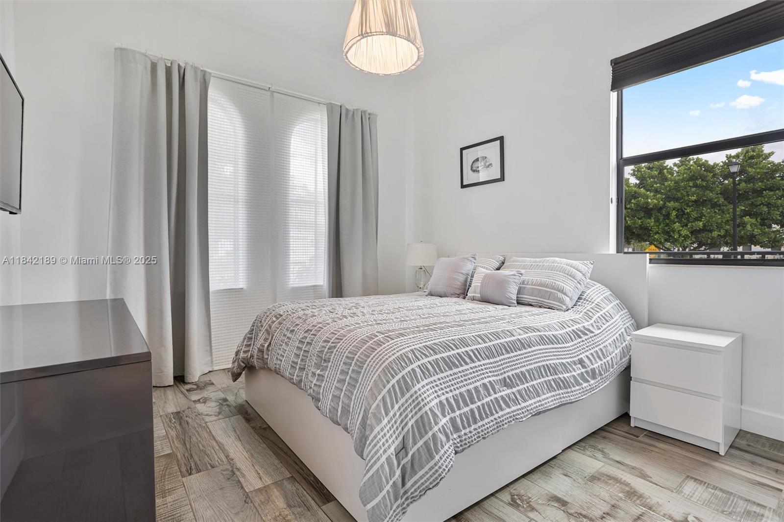 PEMBROKE LAKES SOUTH - Residential