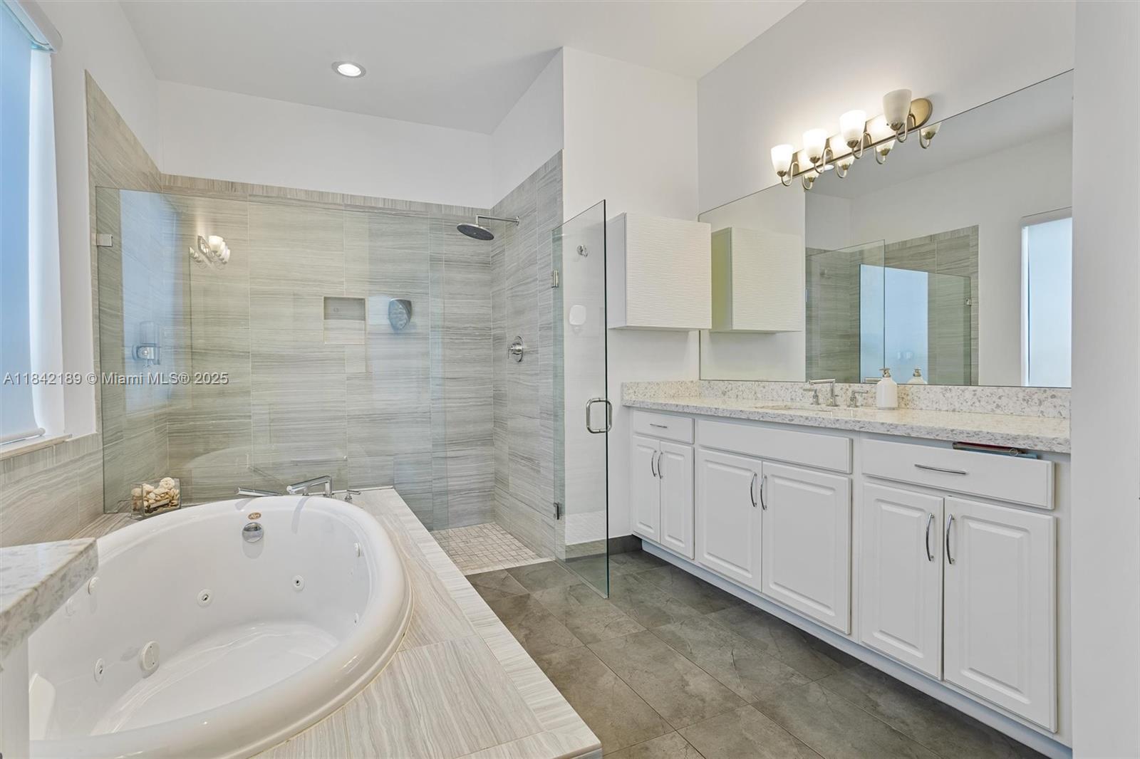 PEMBROKE LAKES SOUTH - Residential