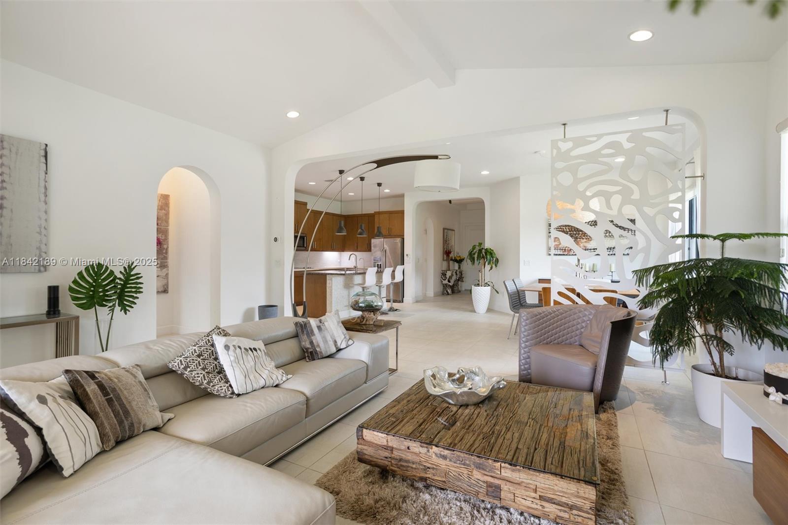 PEMBROKE LAKES SOUTH - Residential