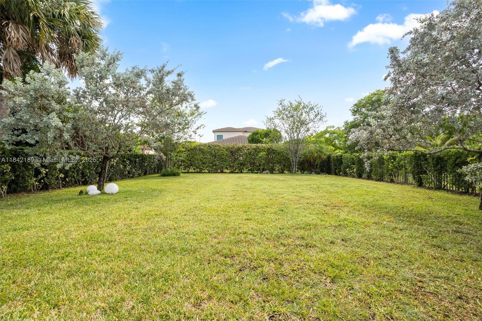 PEMBROKE LAKES SOUTH - Residential