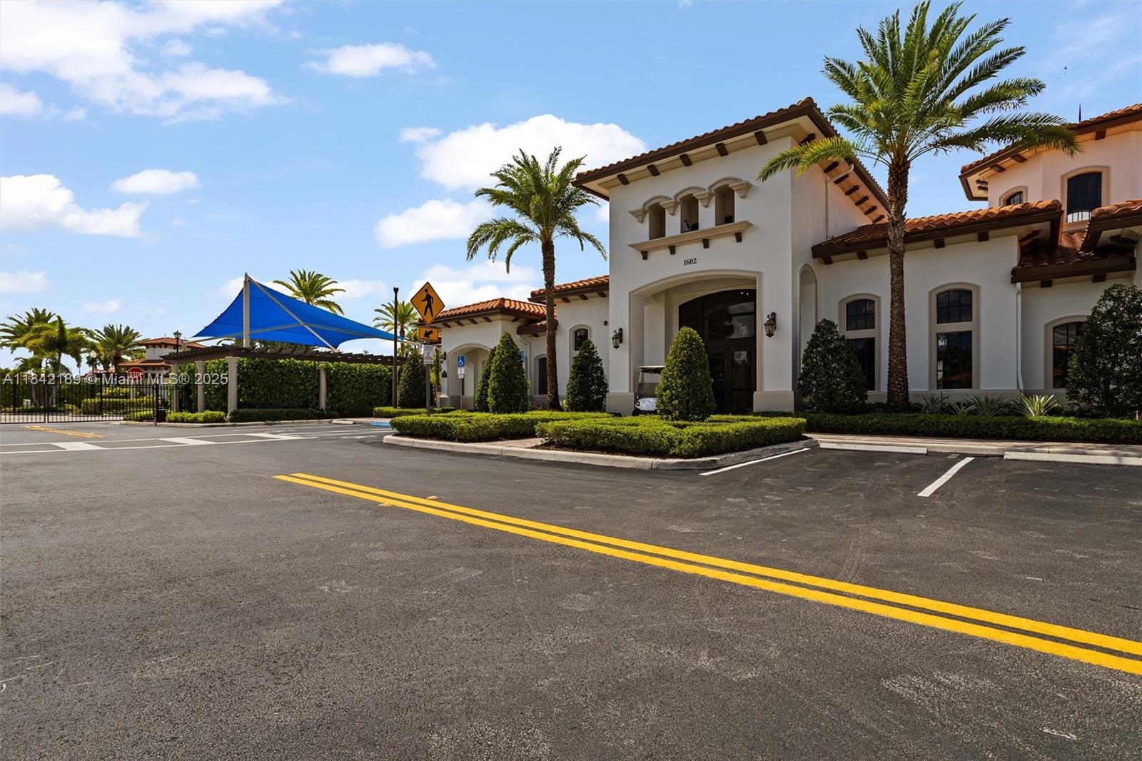 PEMBROKE LAKES SOUTH - Residential