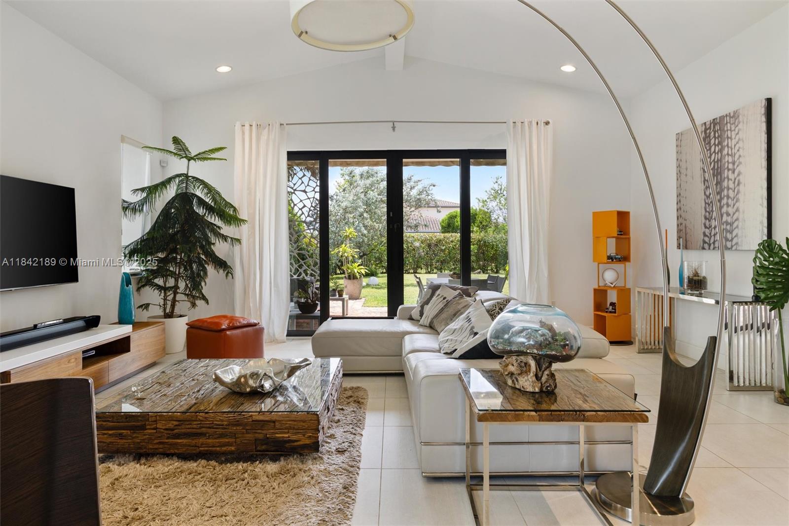 PEMBROKE LAKES SOUTH - Residential