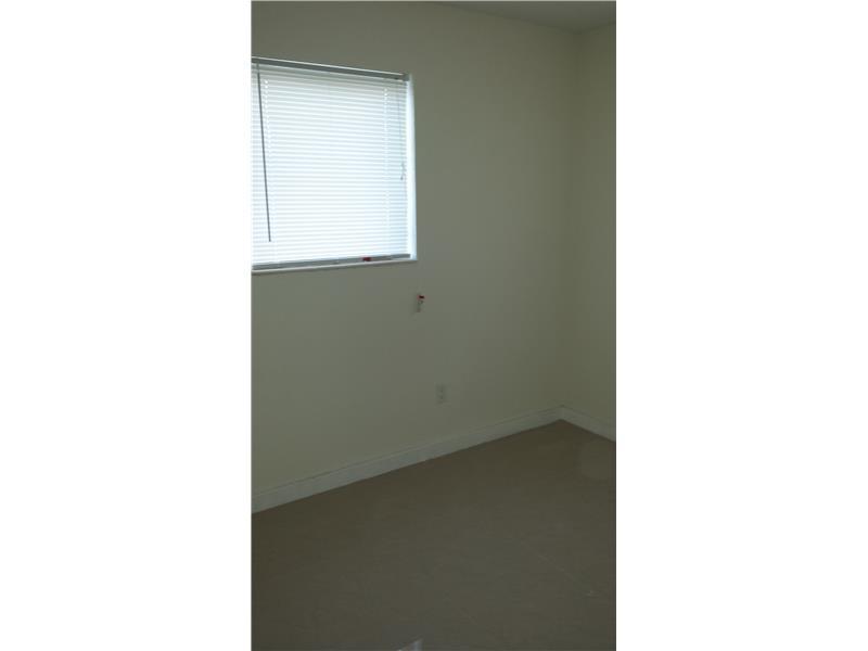 36 55 39 SO MIAMI HGTS MA - Residential