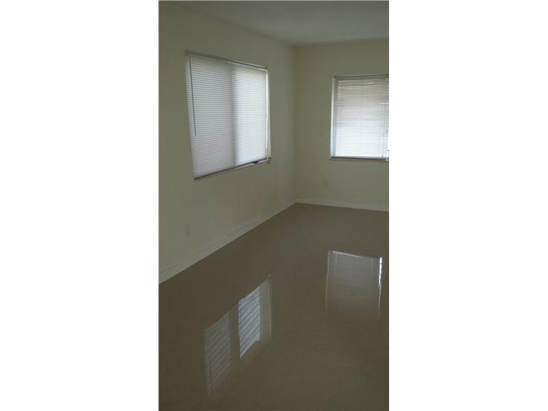 36 55 39 SO MIAMI HGTS MA - Residential