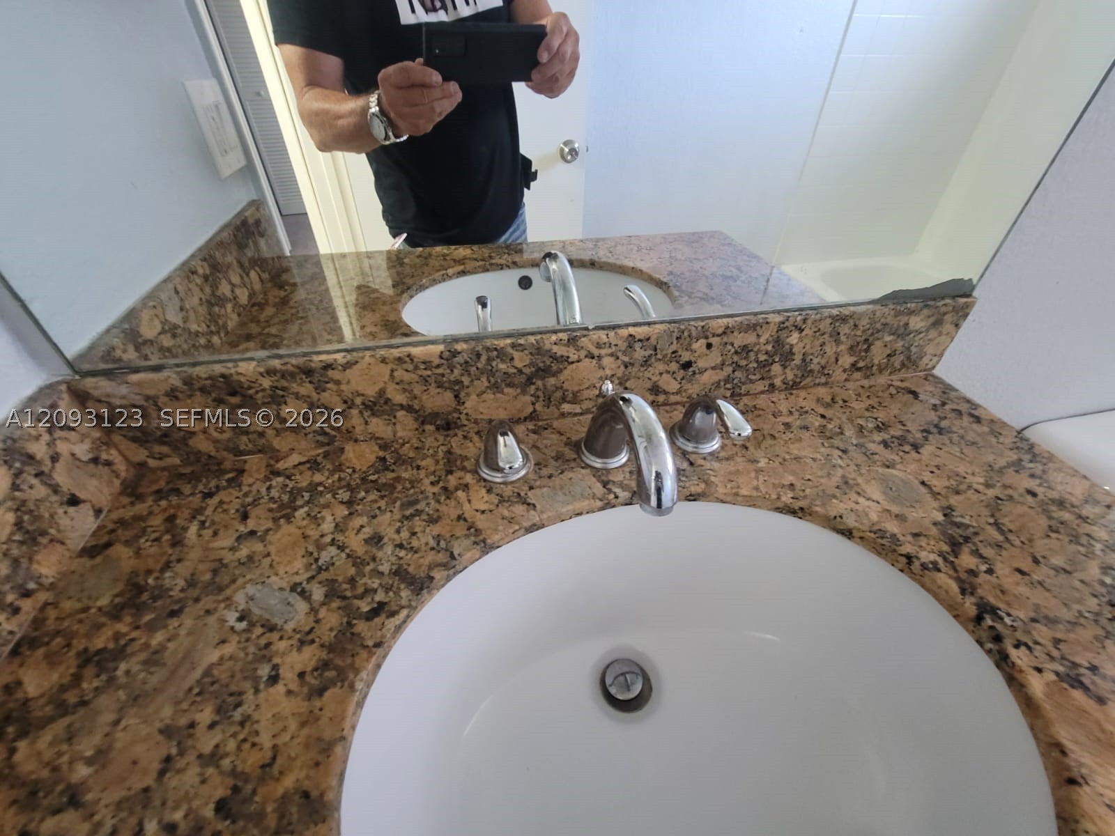 1545 Lake Crystal Dr H