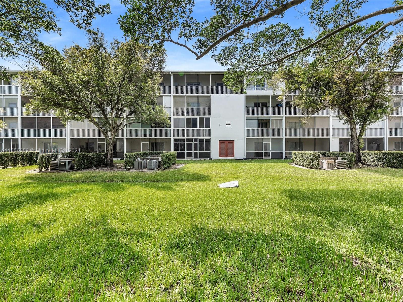 IVANHOE WEST - Residential