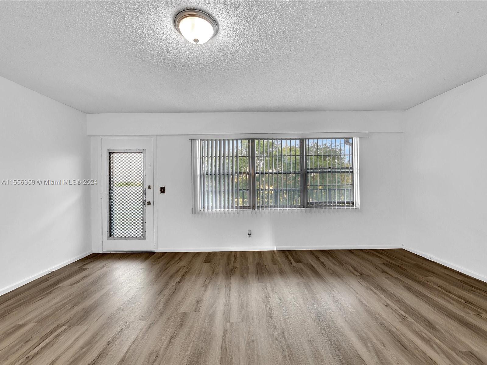 IVANHOE WEST - Residential