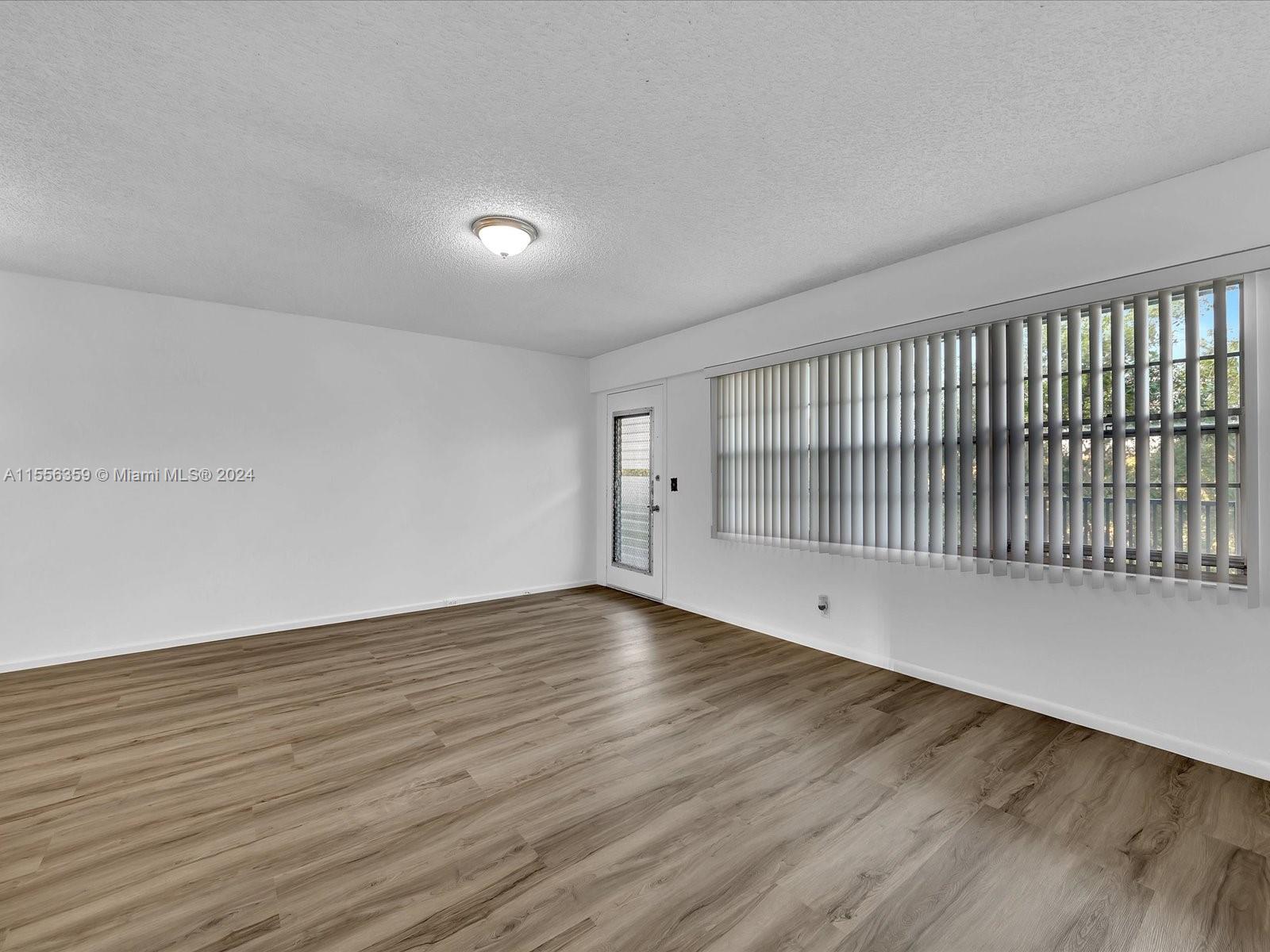 IVANHOE WEST - Residential