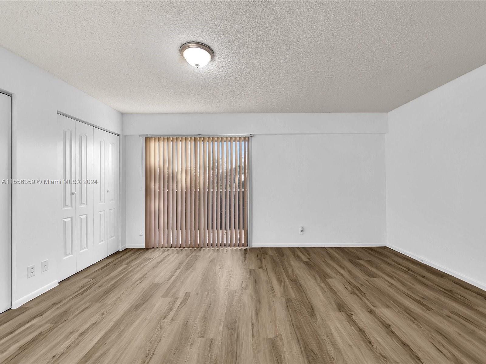 IVANHOE WEST - Residential