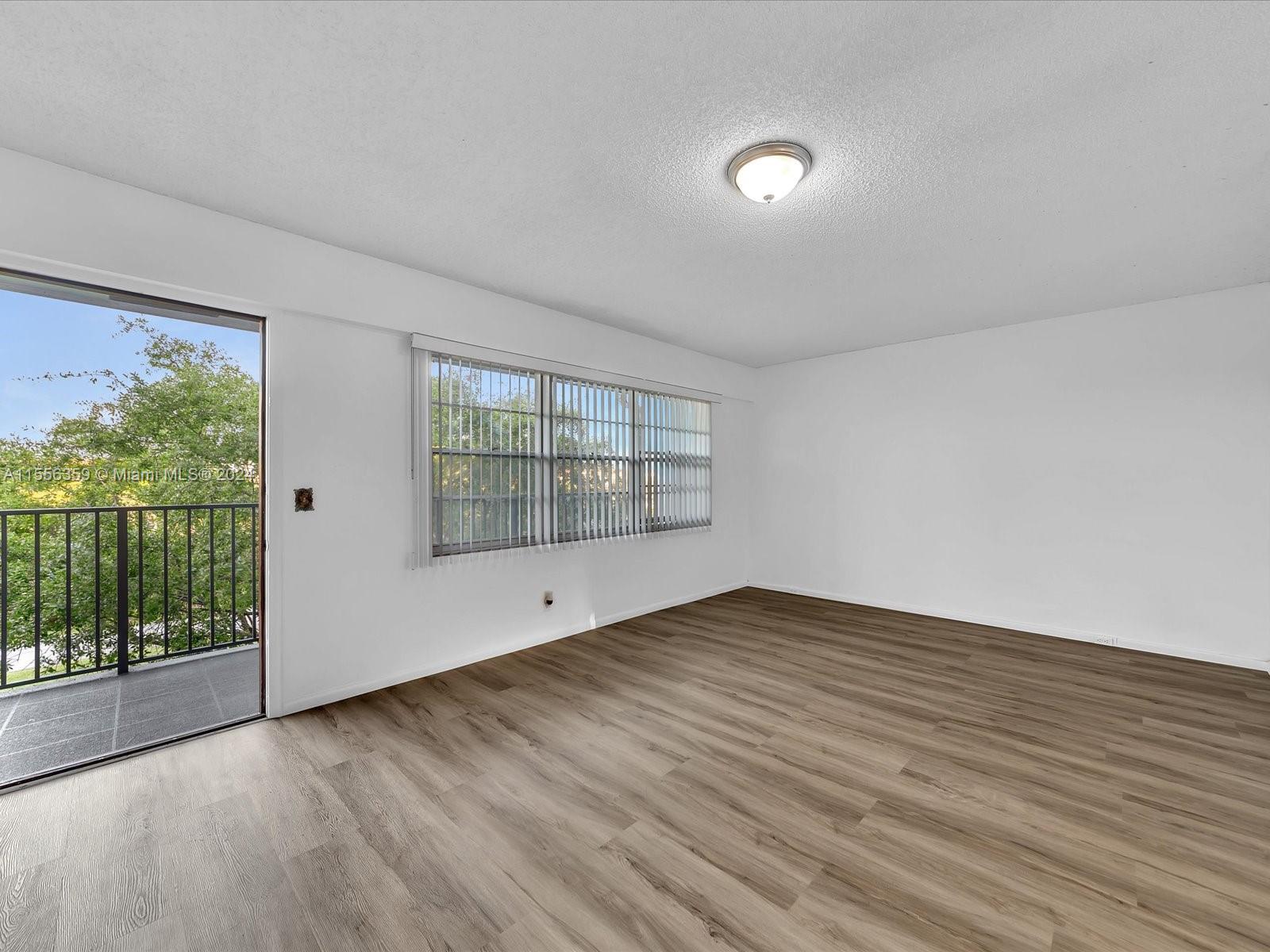 IVANHOE WEST - Residential