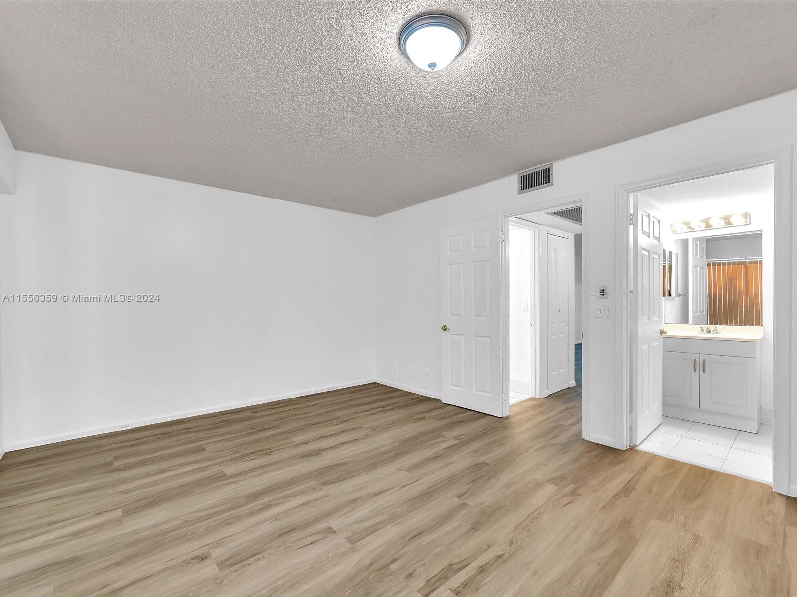 IVANHOE WEST - Residential