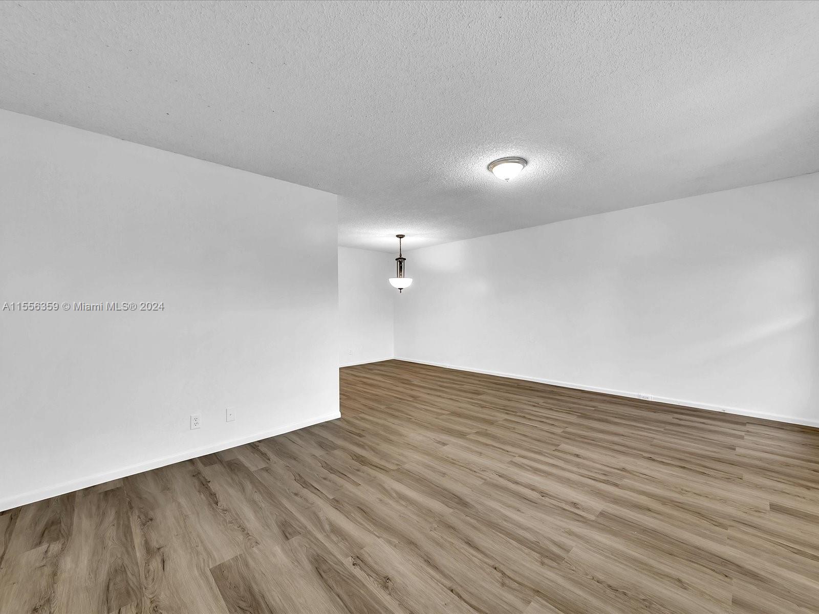 IVANHOE WEST - Residential