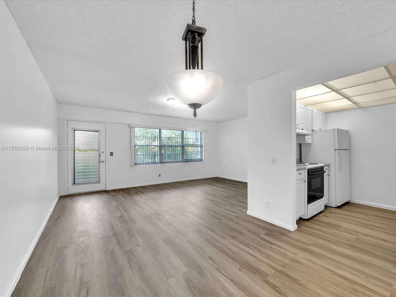 IVANHOE WEST - Residential