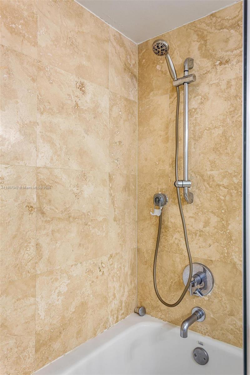 BRICKELL ON THE RIVER S T - Residential