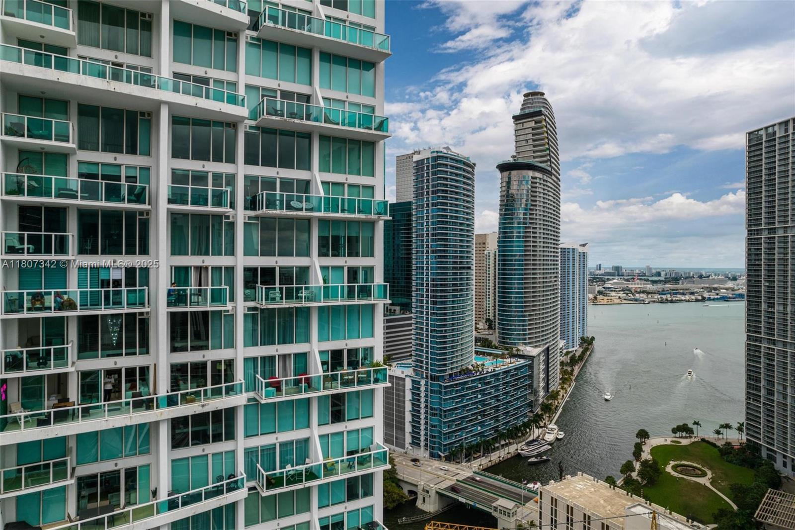 BRICKELL ON THE RIVER S T - Residential