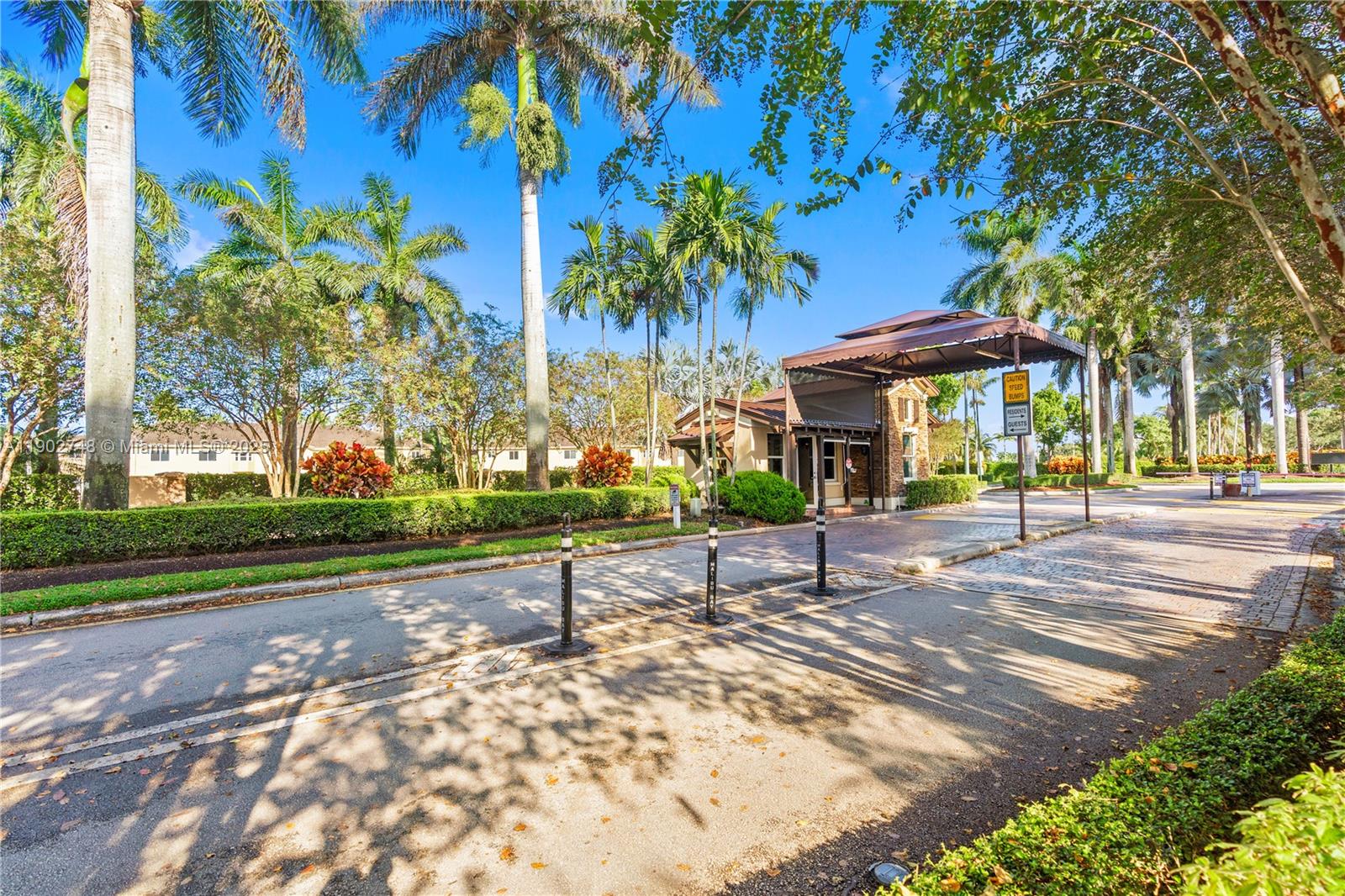 VILLAS AT CARMEL CONDO NO - Residential