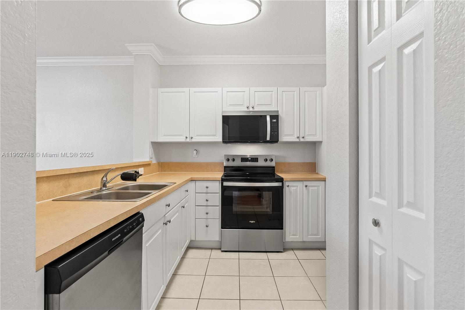 VILLAS AT CARMEL CONDO NO - Residential