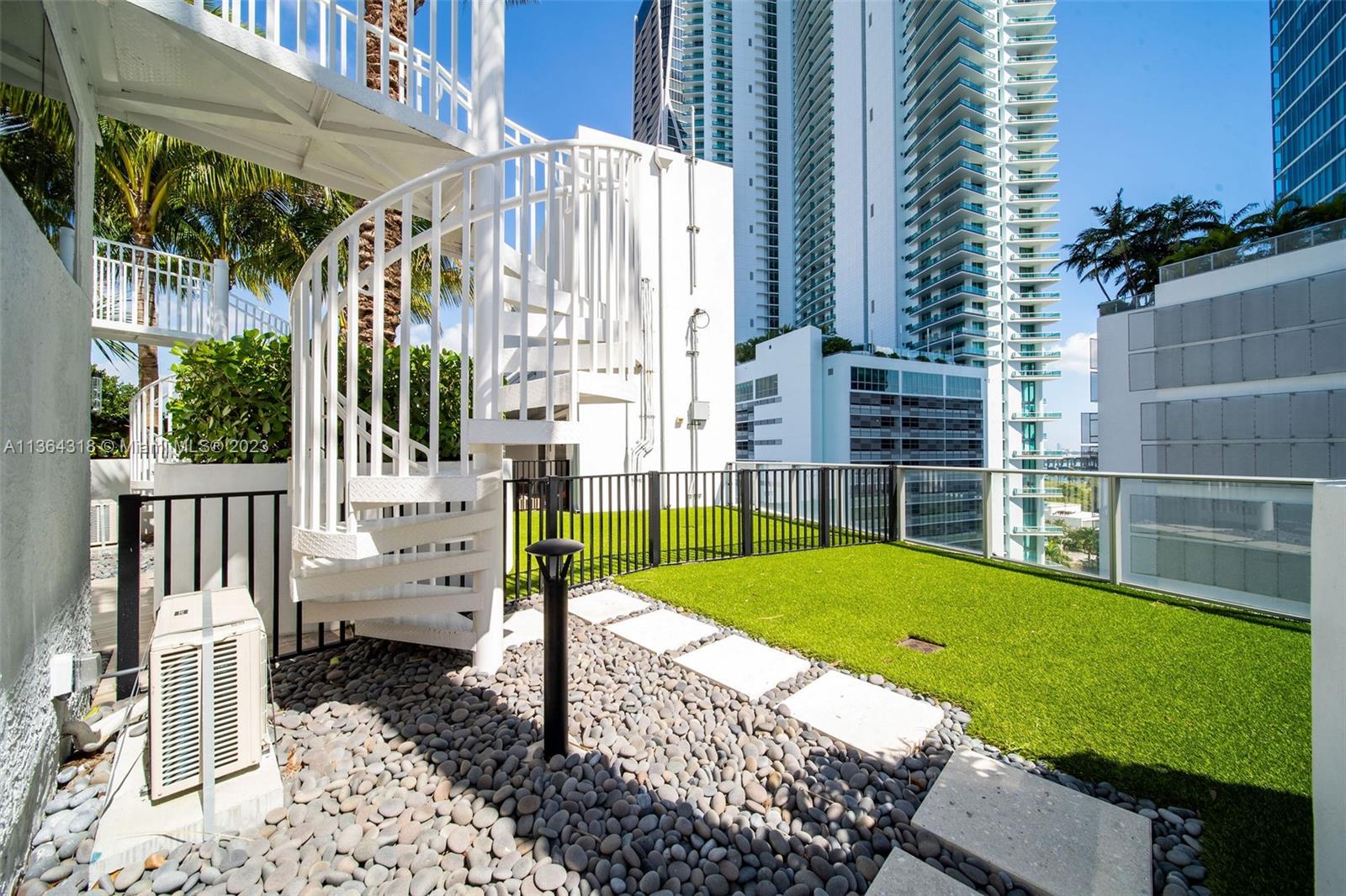 PARAMOUNT MIAMI WORLDCENT - Residential