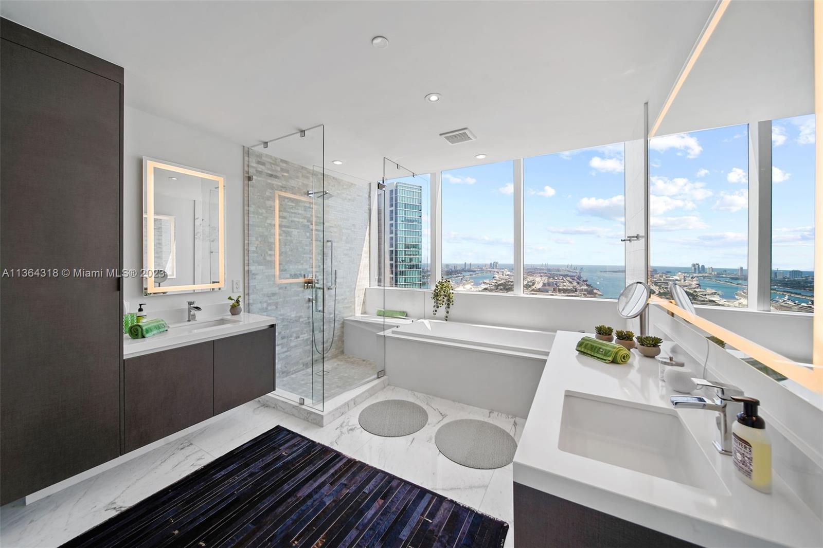 PARAMOUNT MIAMI WORLDCENT - Residential