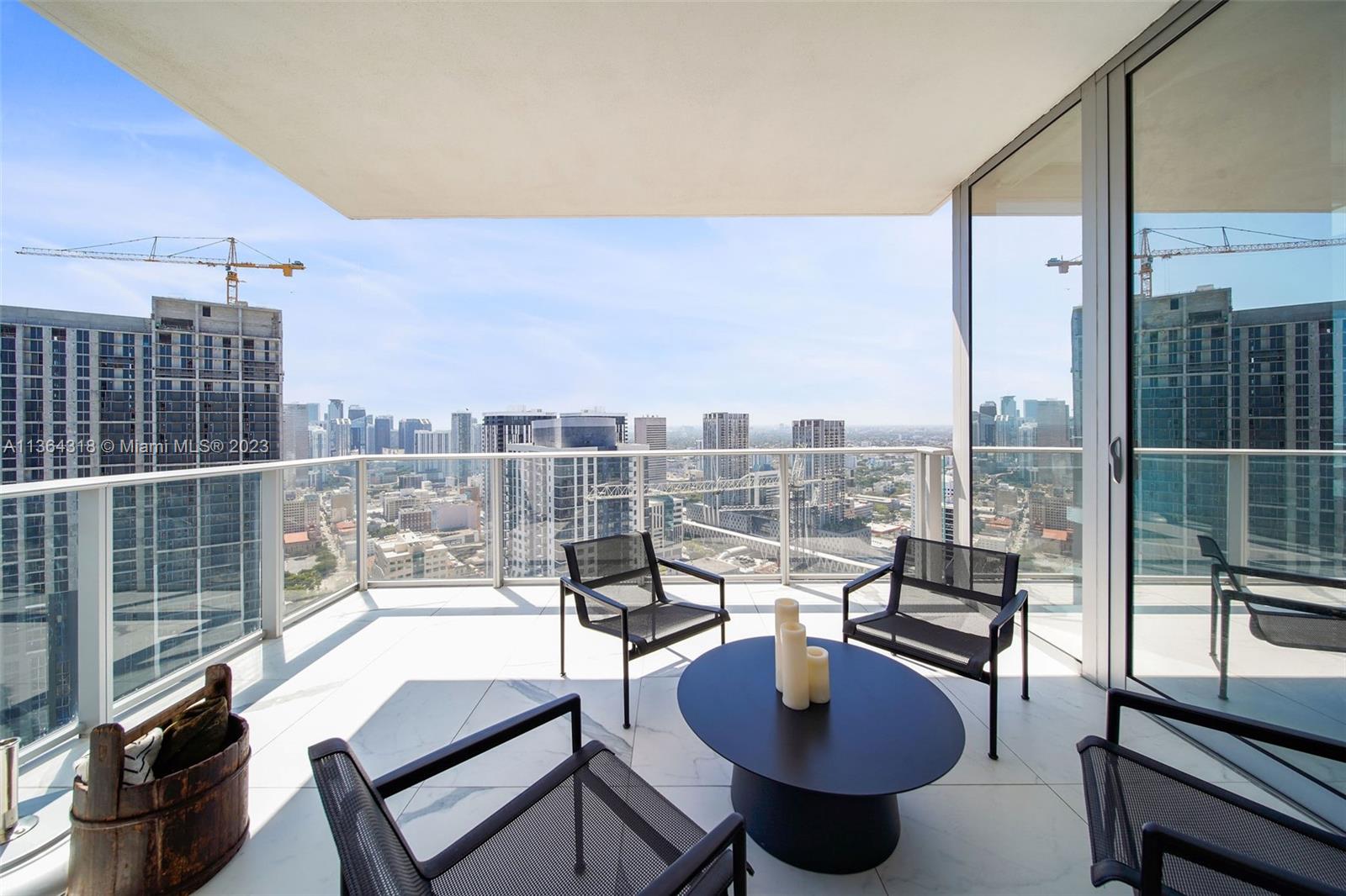 PARAMOUNT MIAMI WORLDCENT - Residential