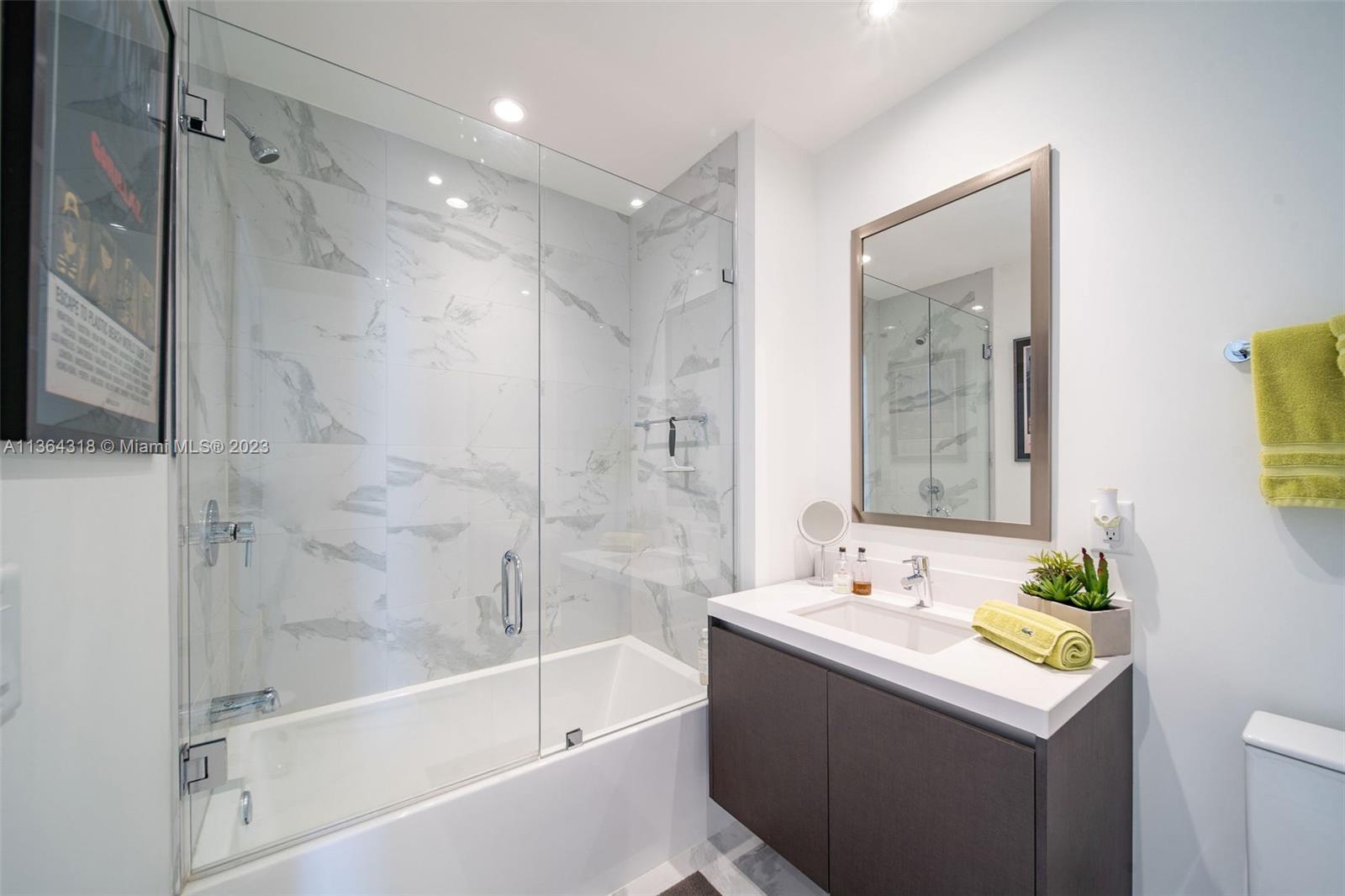 PARAMOUNT MIAMI WORLDCENT - Residential