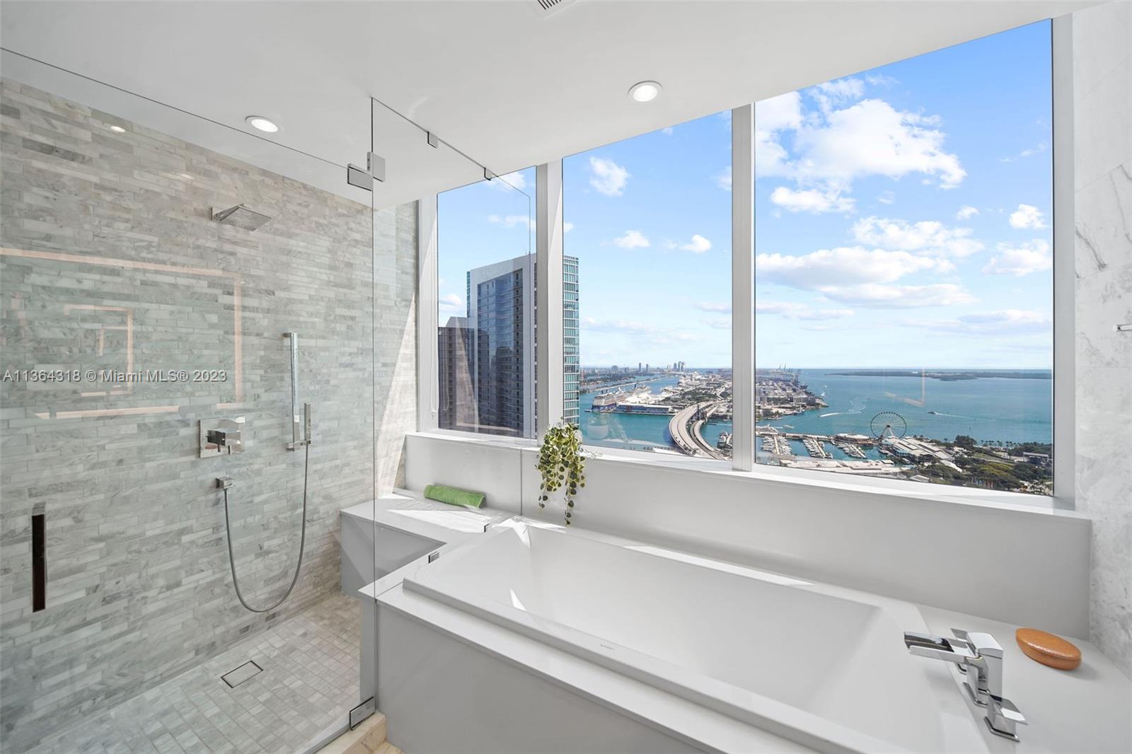 PARAMOUNT MIAMI WORLDCENT - Residential