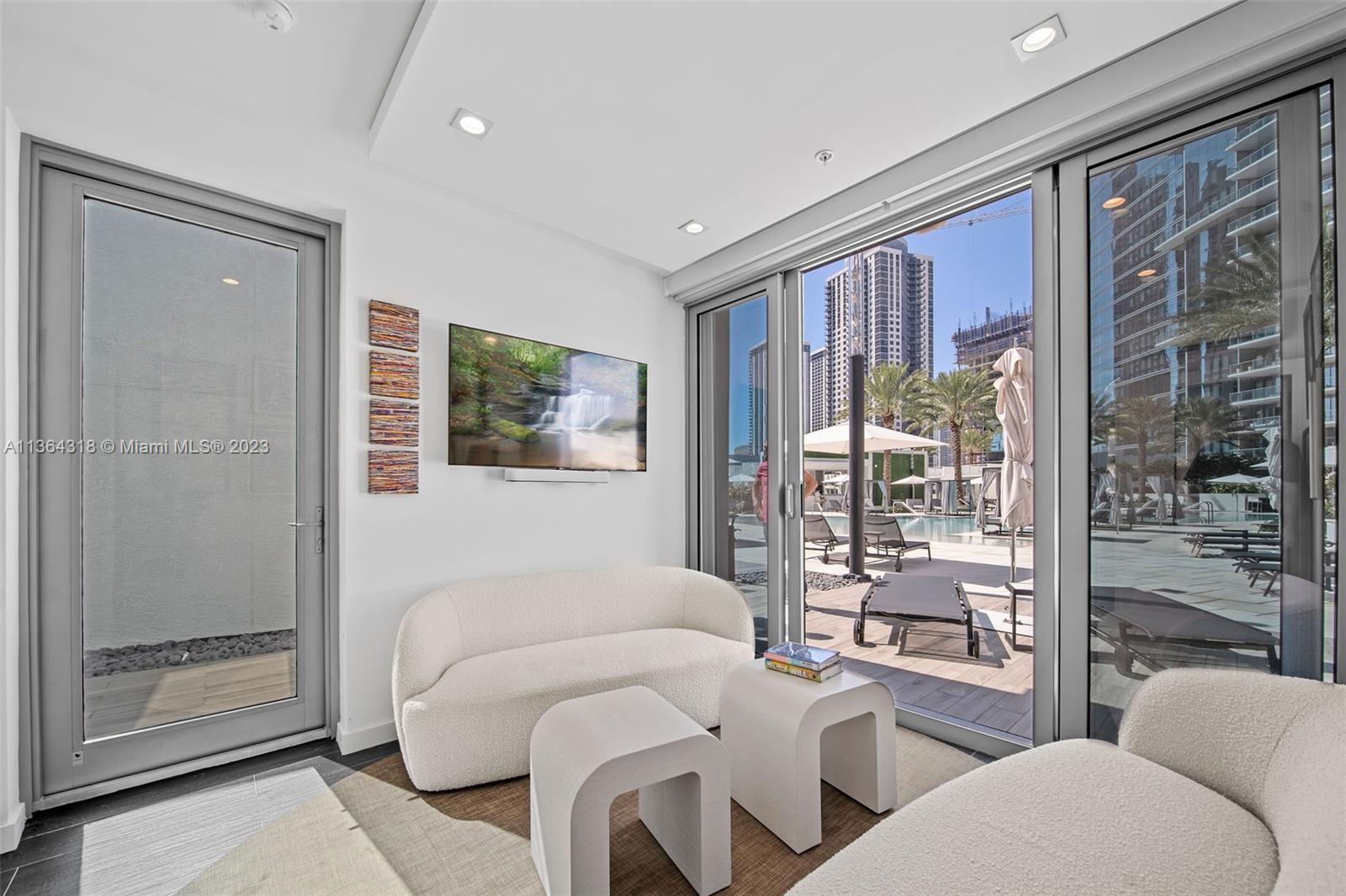 PARAMOUNT MIAMI WORLDCENT - Residential