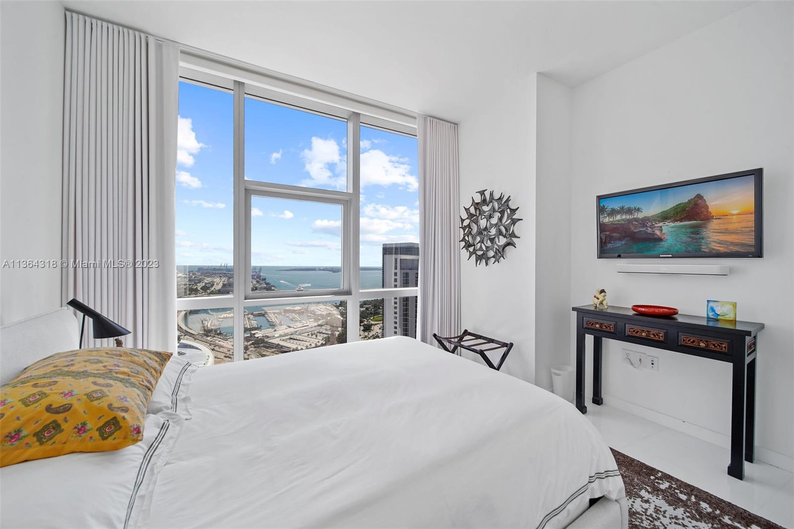 PARAMOUNT MIAMI WORLDCENT - Residential