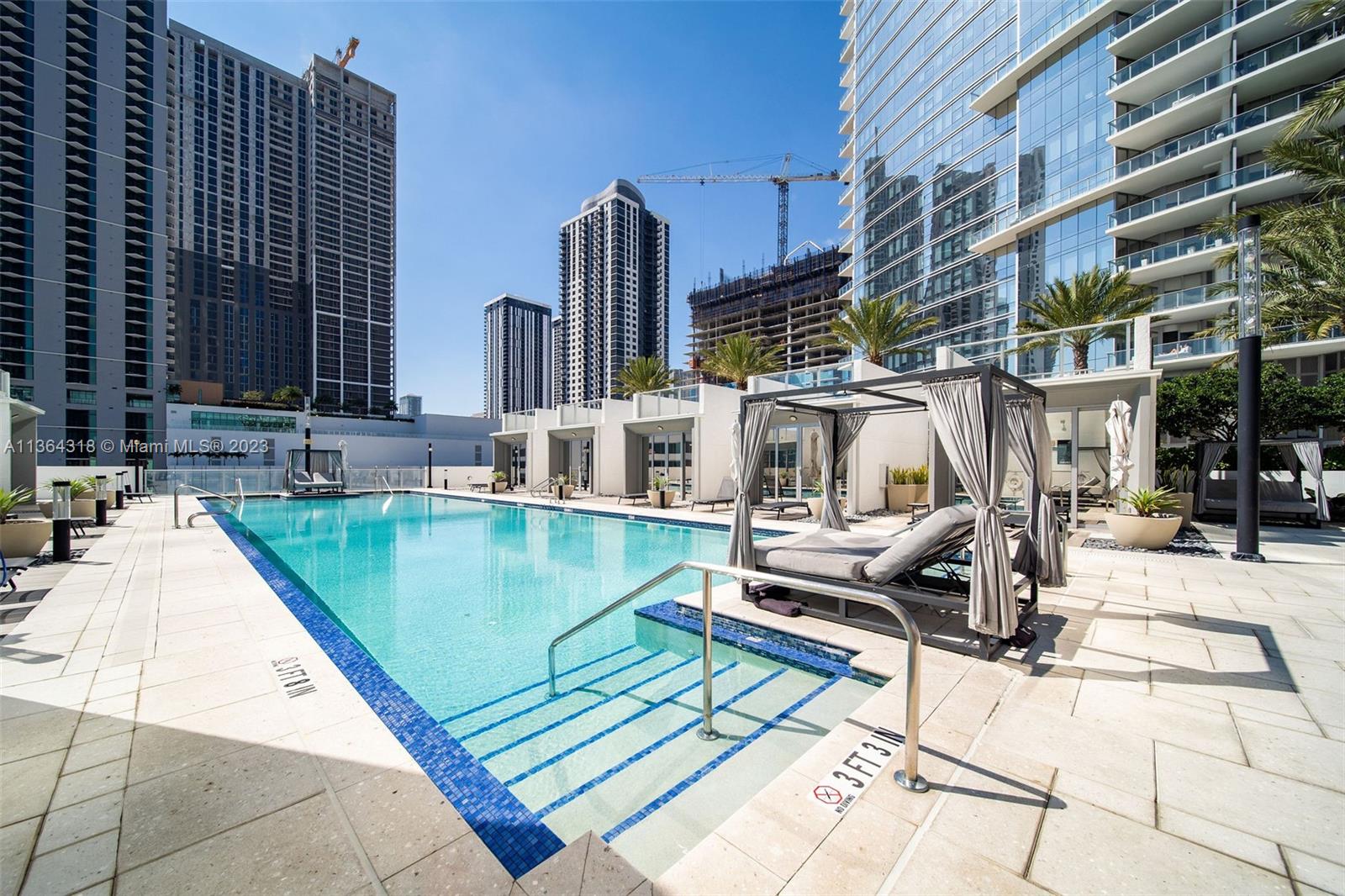 PARAMOUNT MIAMI WORLDCENT - Residential