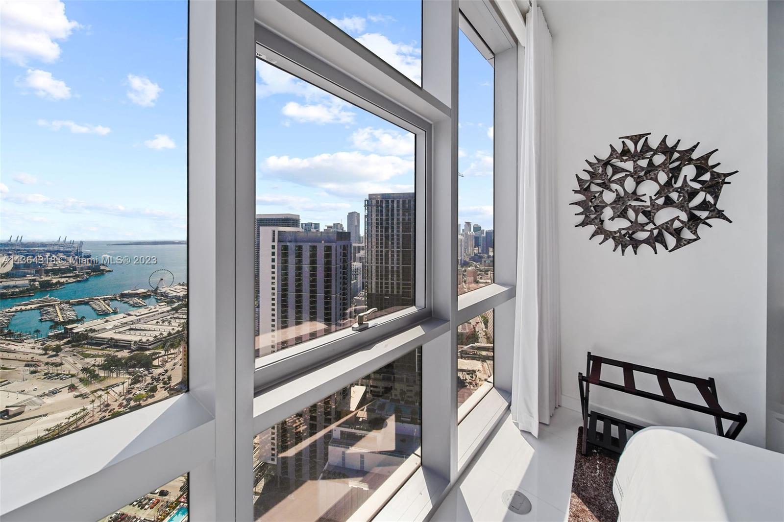 PARAMOUNT MIAMI WORLDCENT - Residential