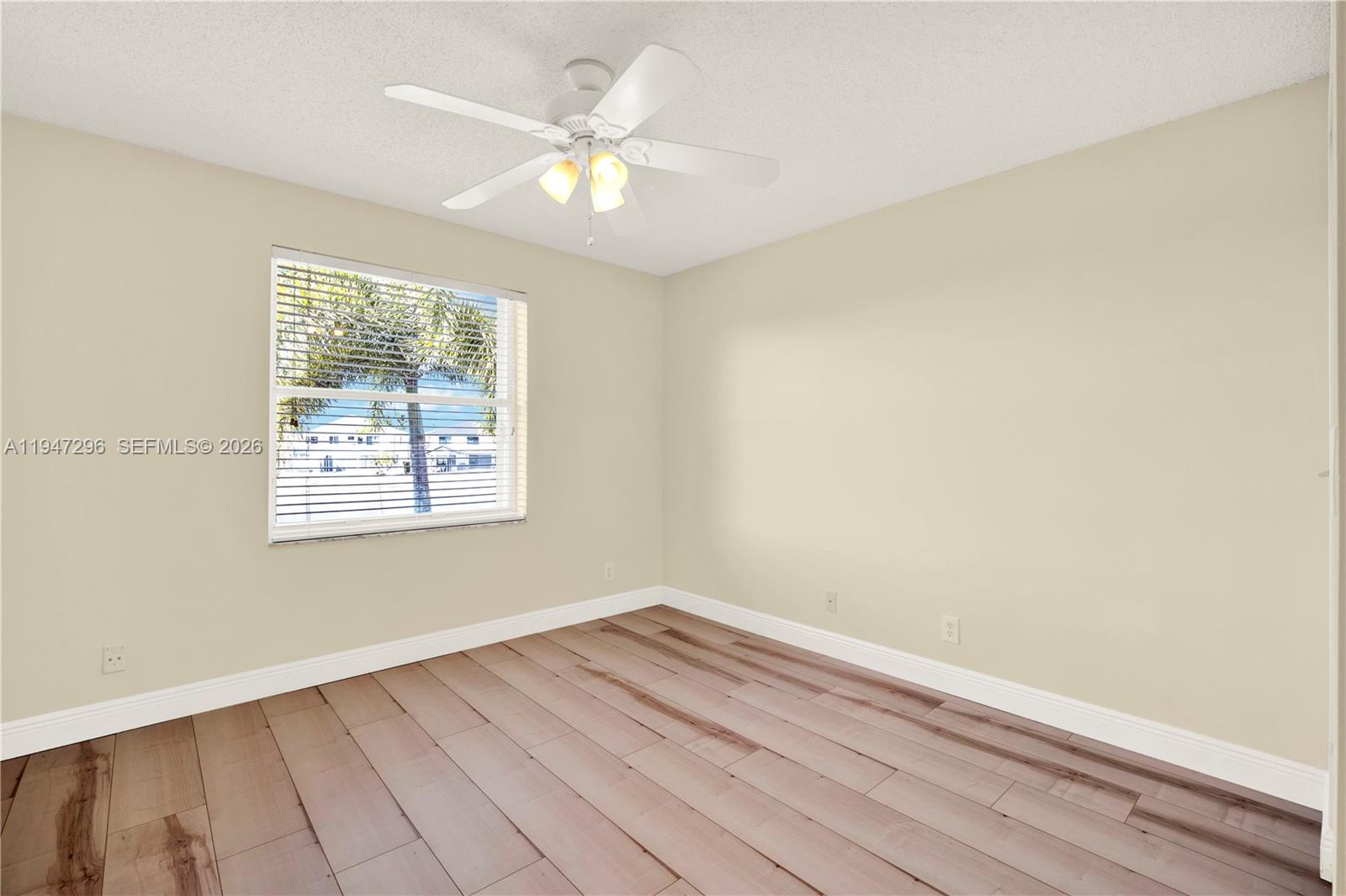 SILVER SHORES - Residential