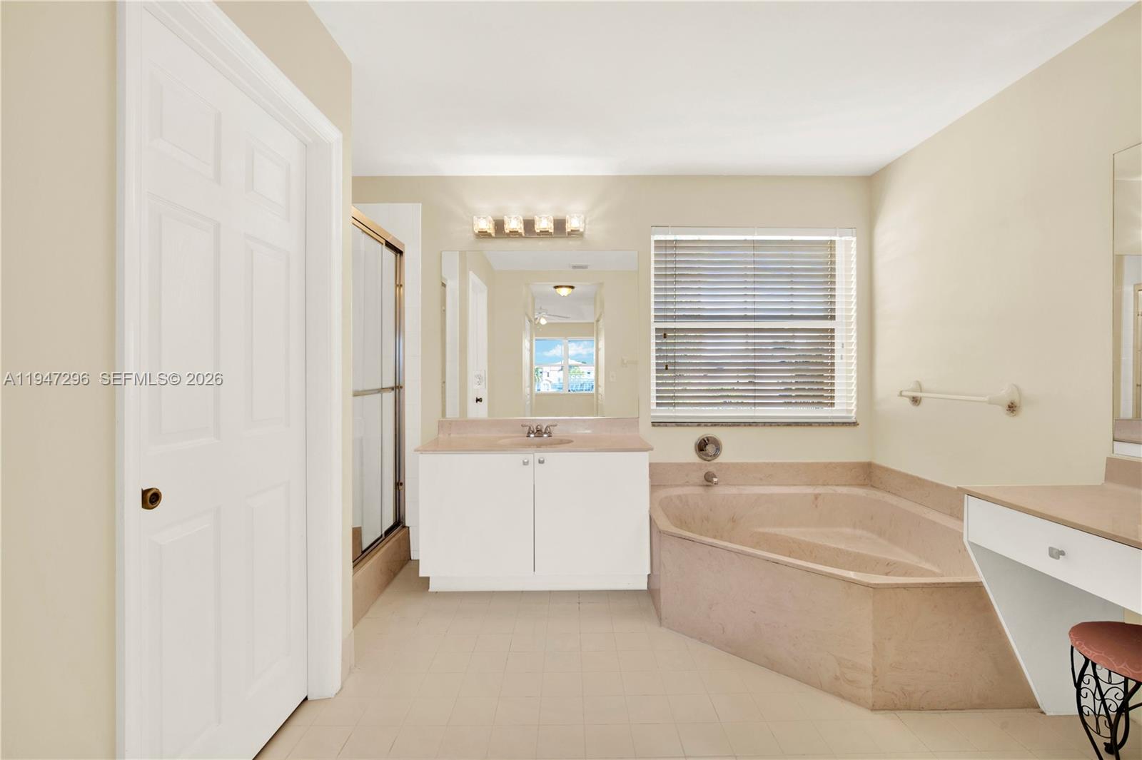 SILVER SHORES - Residential