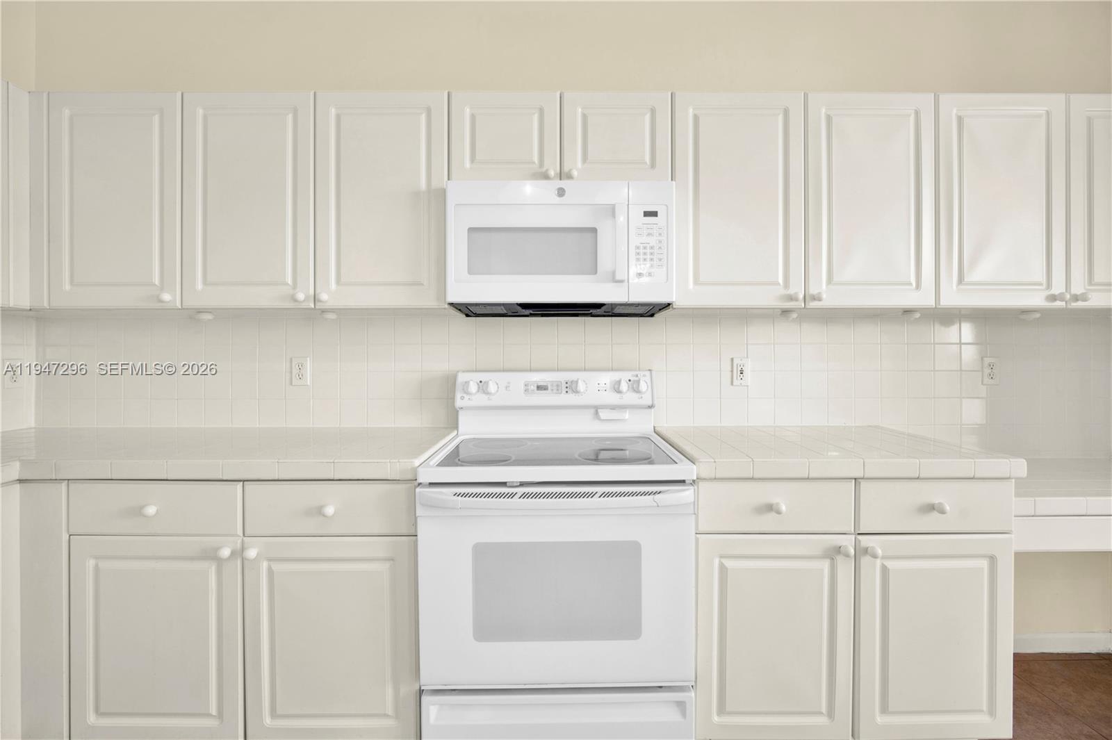 SILVER SHORES - Residential