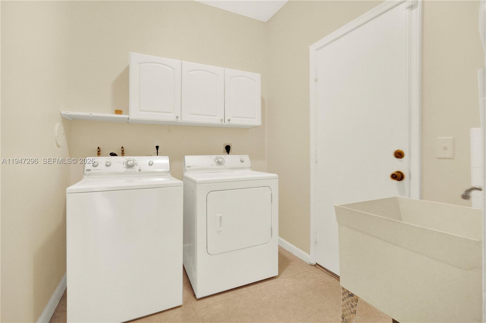 SILVER SHORES - Residential