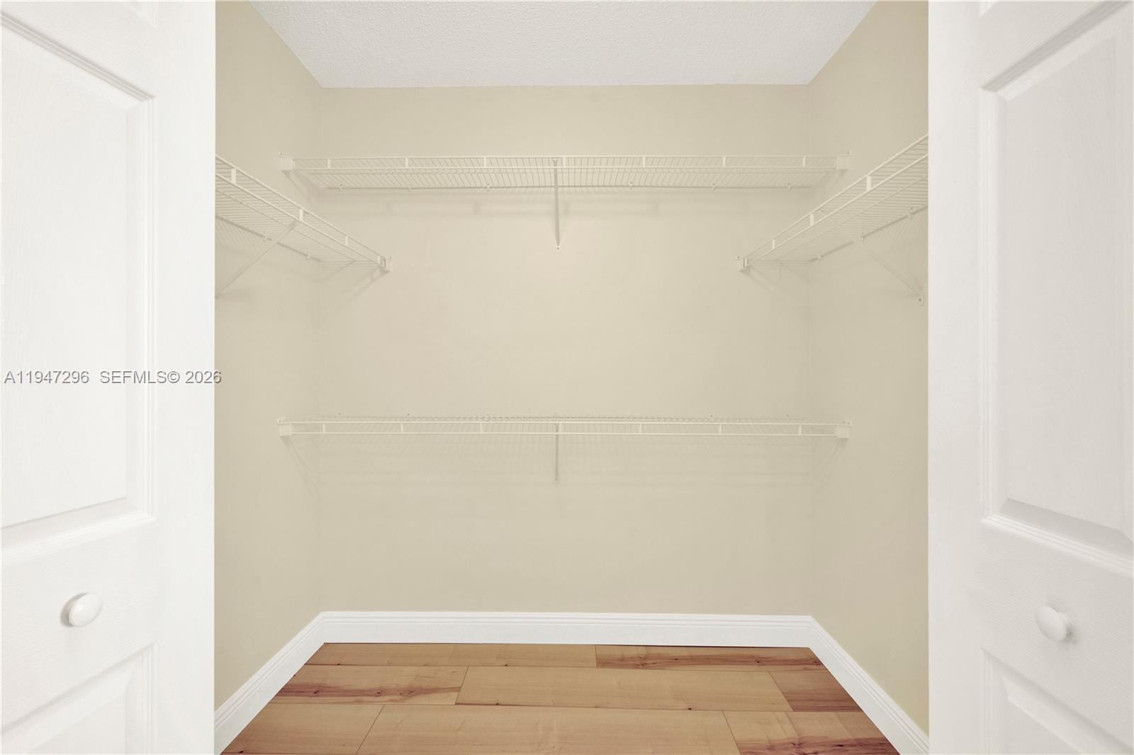 SILVER SHORES - Residential