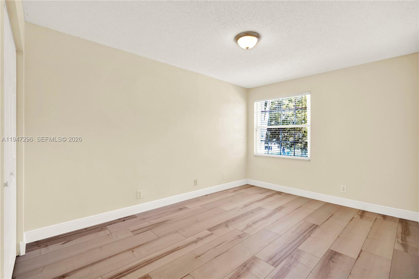 SILVER SHORES - Residential