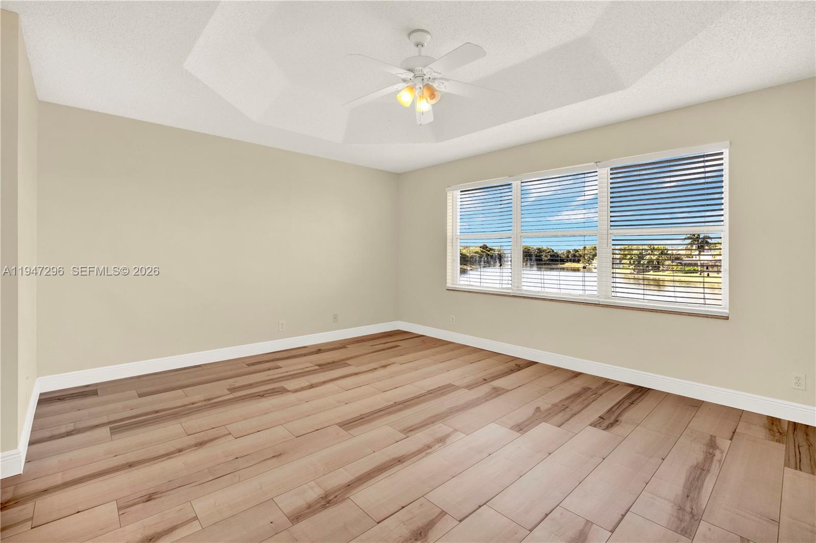 SILVER SHORES - Residential