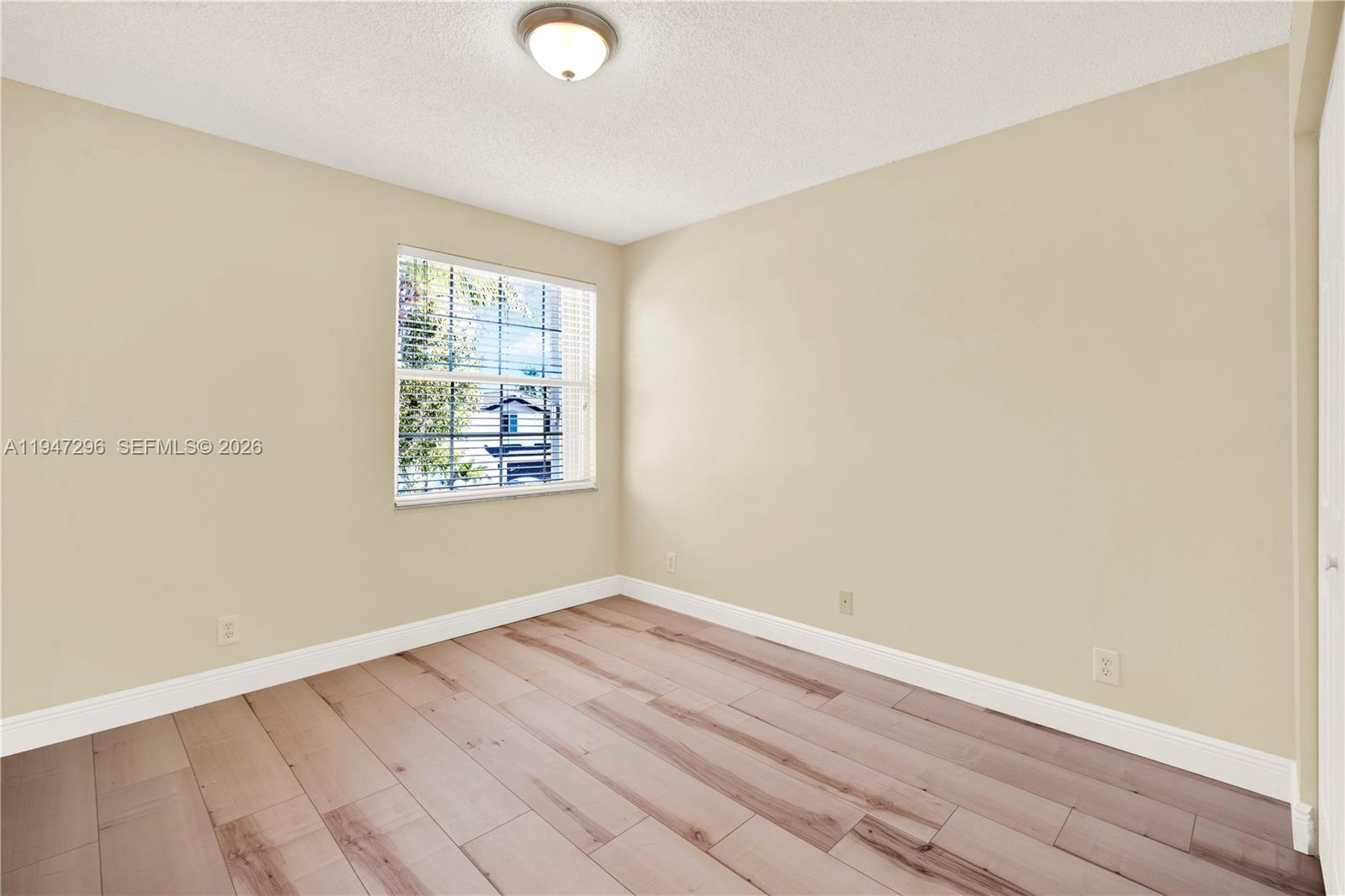 SILVER SHORES - Residential