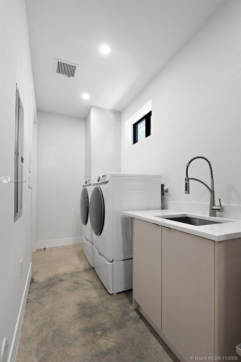 SILVER BLUFF EST SEC C - Residential