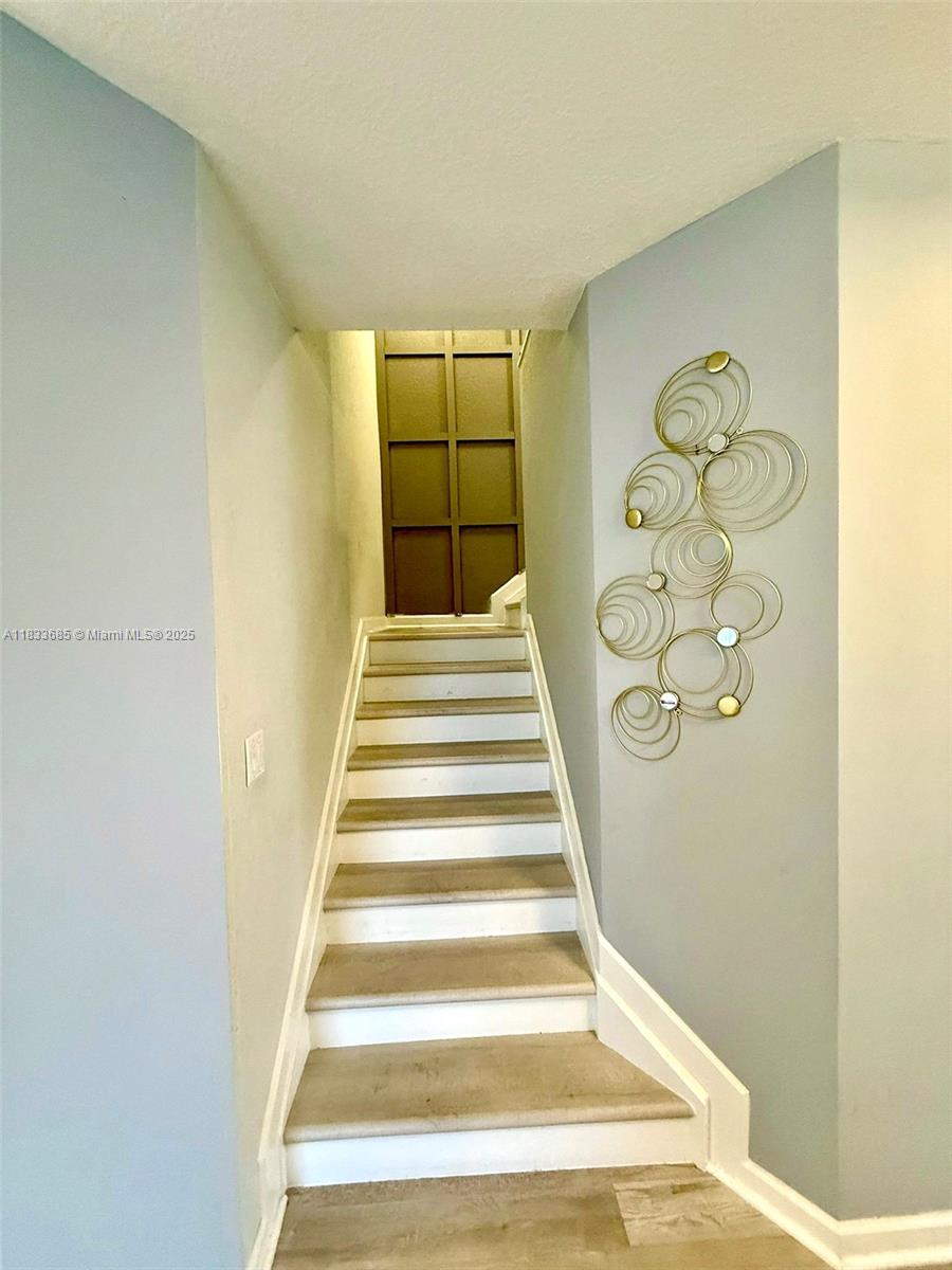 VIA VENTURA NEIGHBORHOOD - Residential Lease