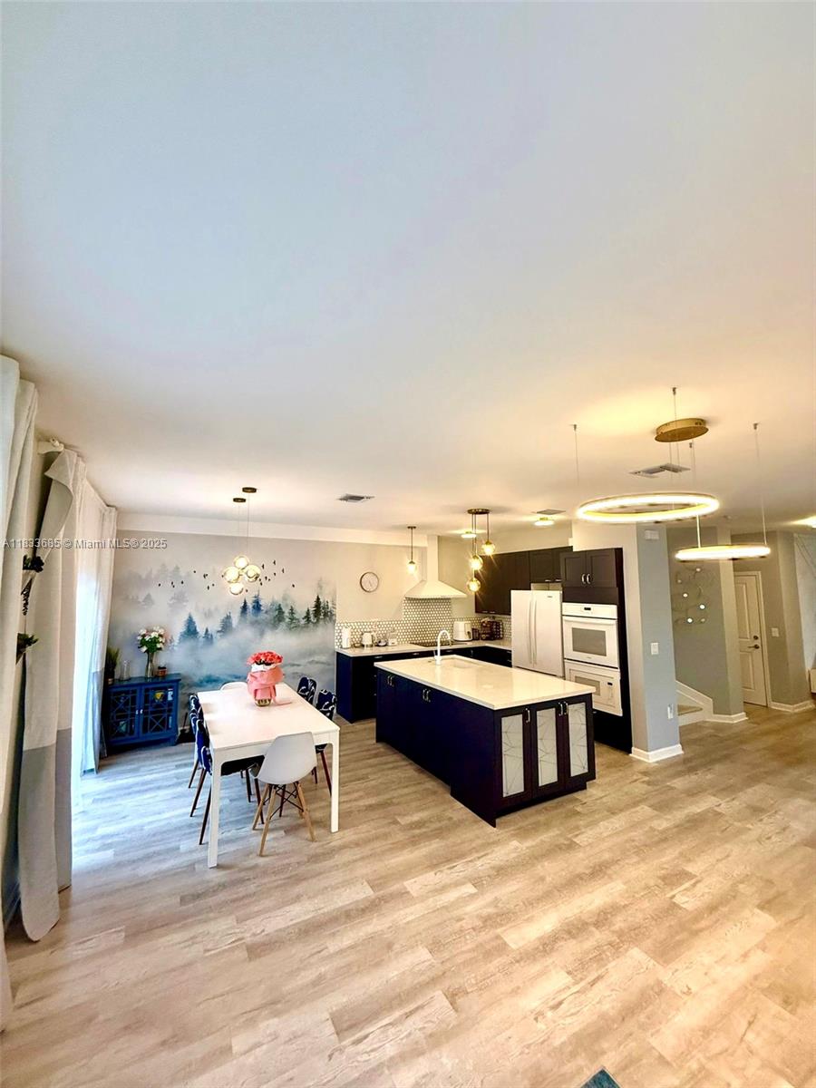 VIA VENTURA NEIGHBORHOOD - Residential Lease