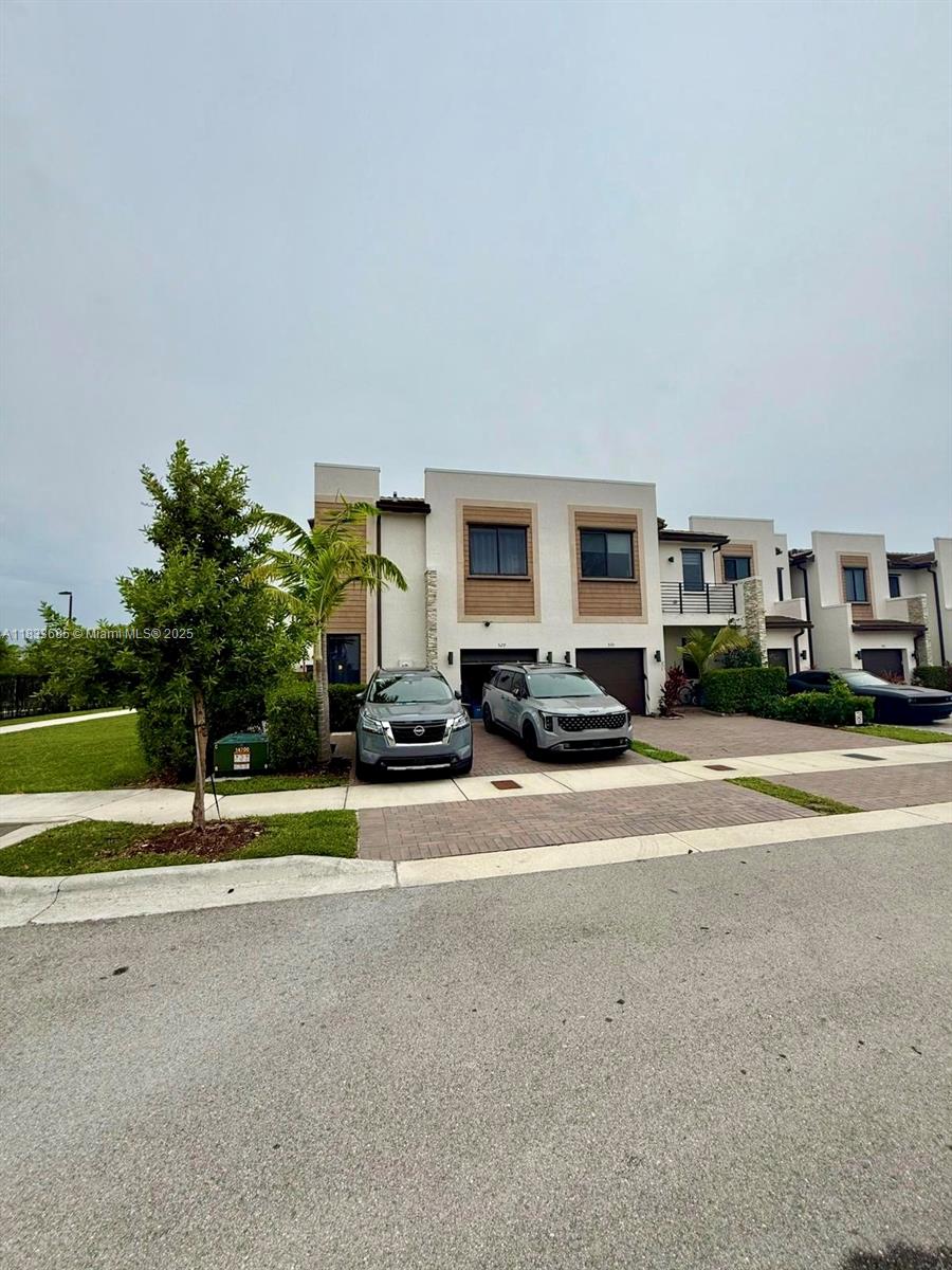 529 NE 206th Ln 529