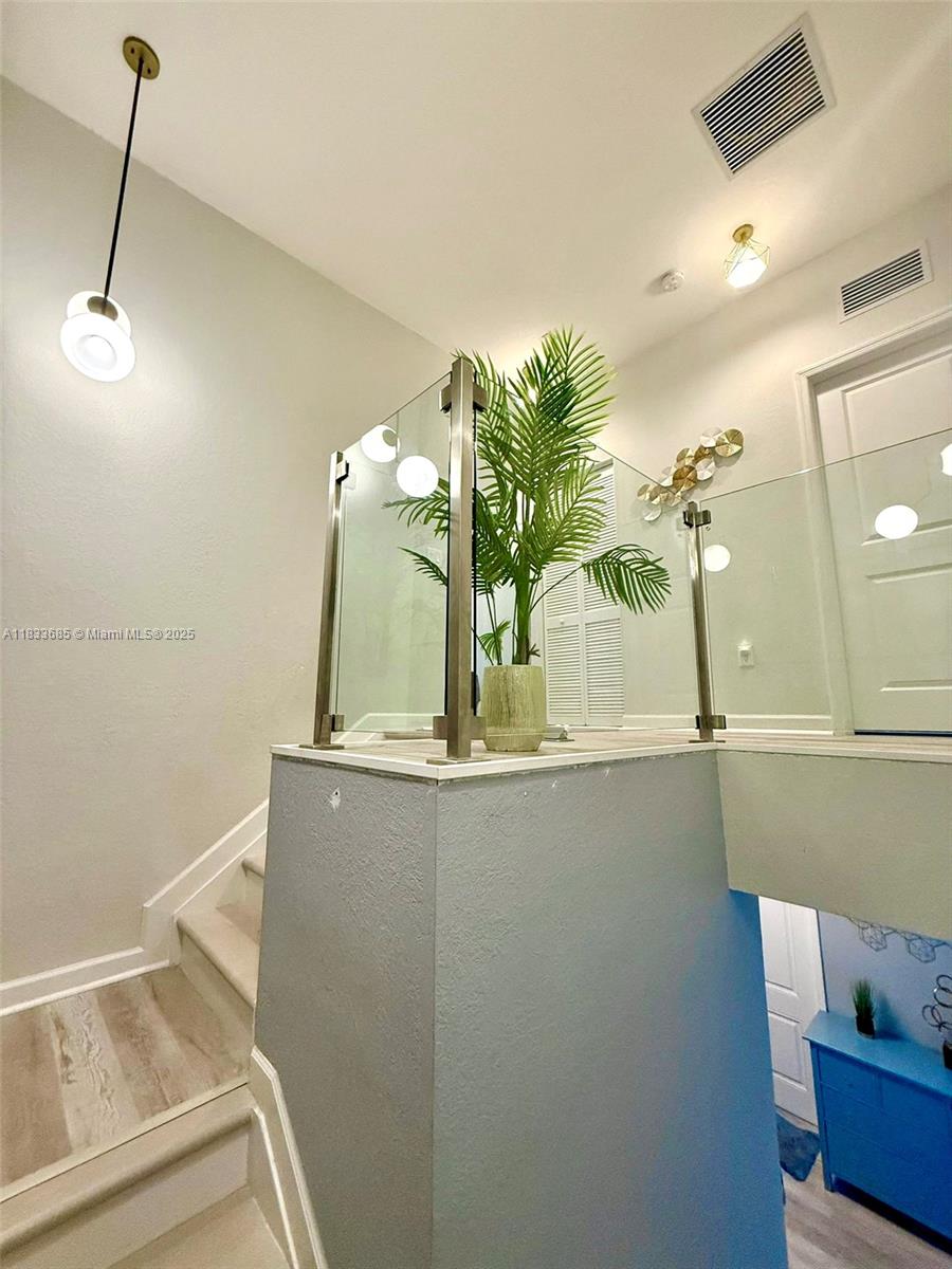 VIA VENTURA NEIGHBORHOOD - Residential Lease