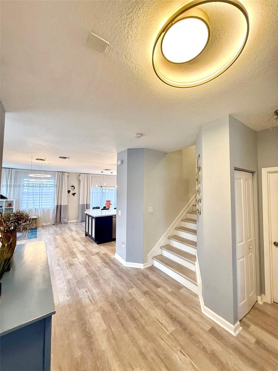 VIA VENTURA NEIGHBORHOOD - Residential Lease