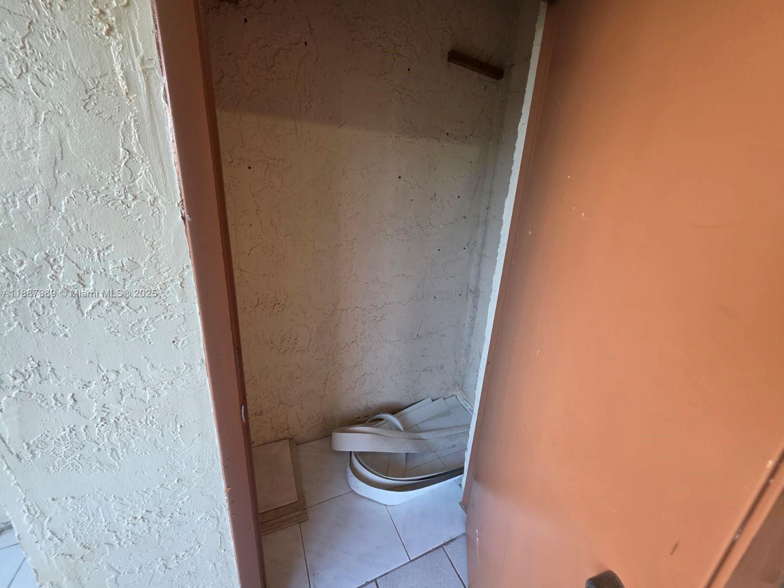 MIRAMAR CLUB CONDOMINIUM - Residential Lease
